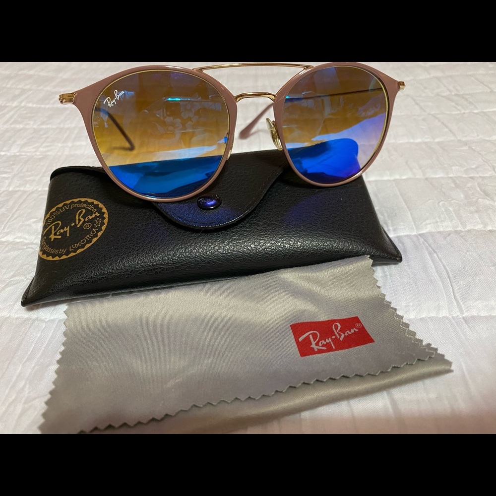 Women’s Mirrored Rayban Sunglasses